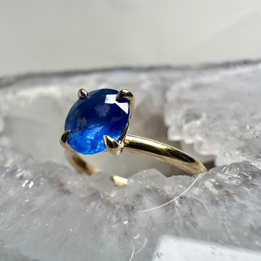 Cornflower Blue Sapphire Solitaire | 14k Yellow Gold