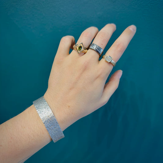 Green Australian Sapphire Geometric Signet | 14k Yellow Gold