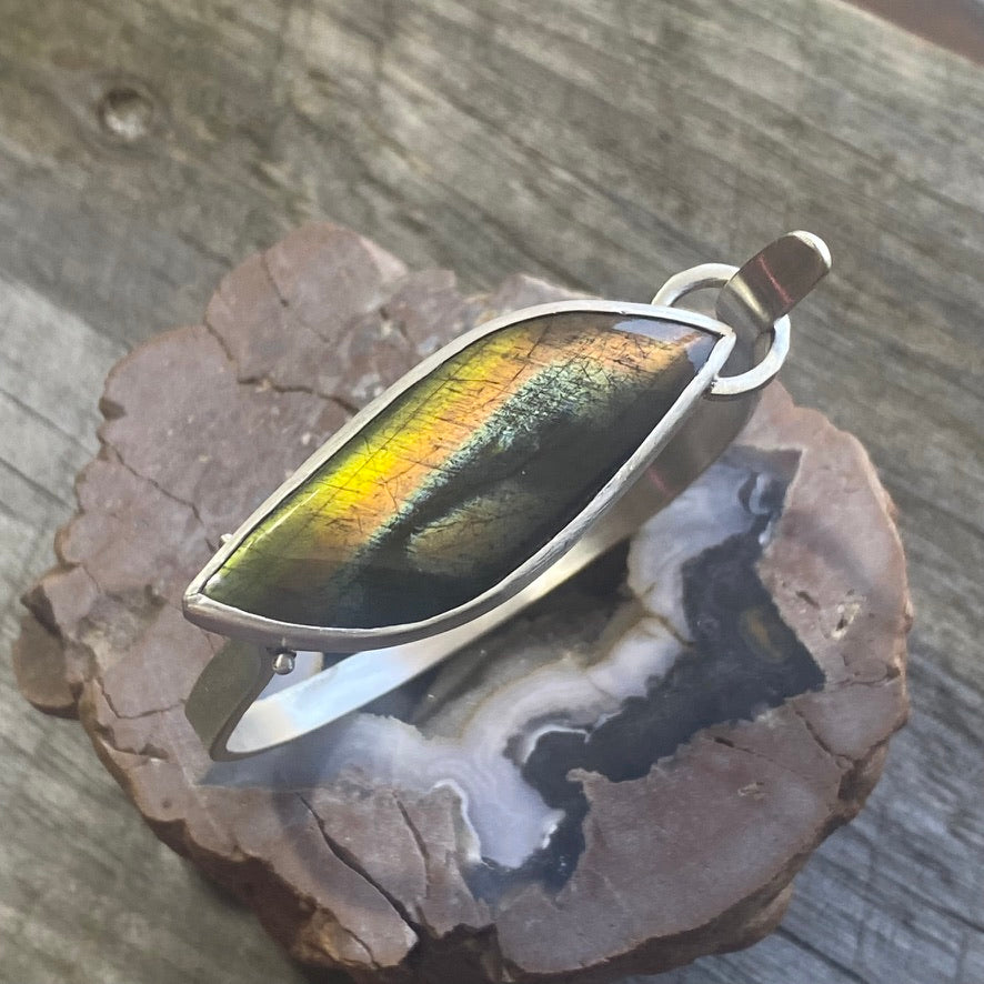 Spectrolite Hinge Bracelet