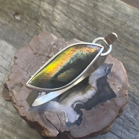 Spectrolite Hinge Bracelet