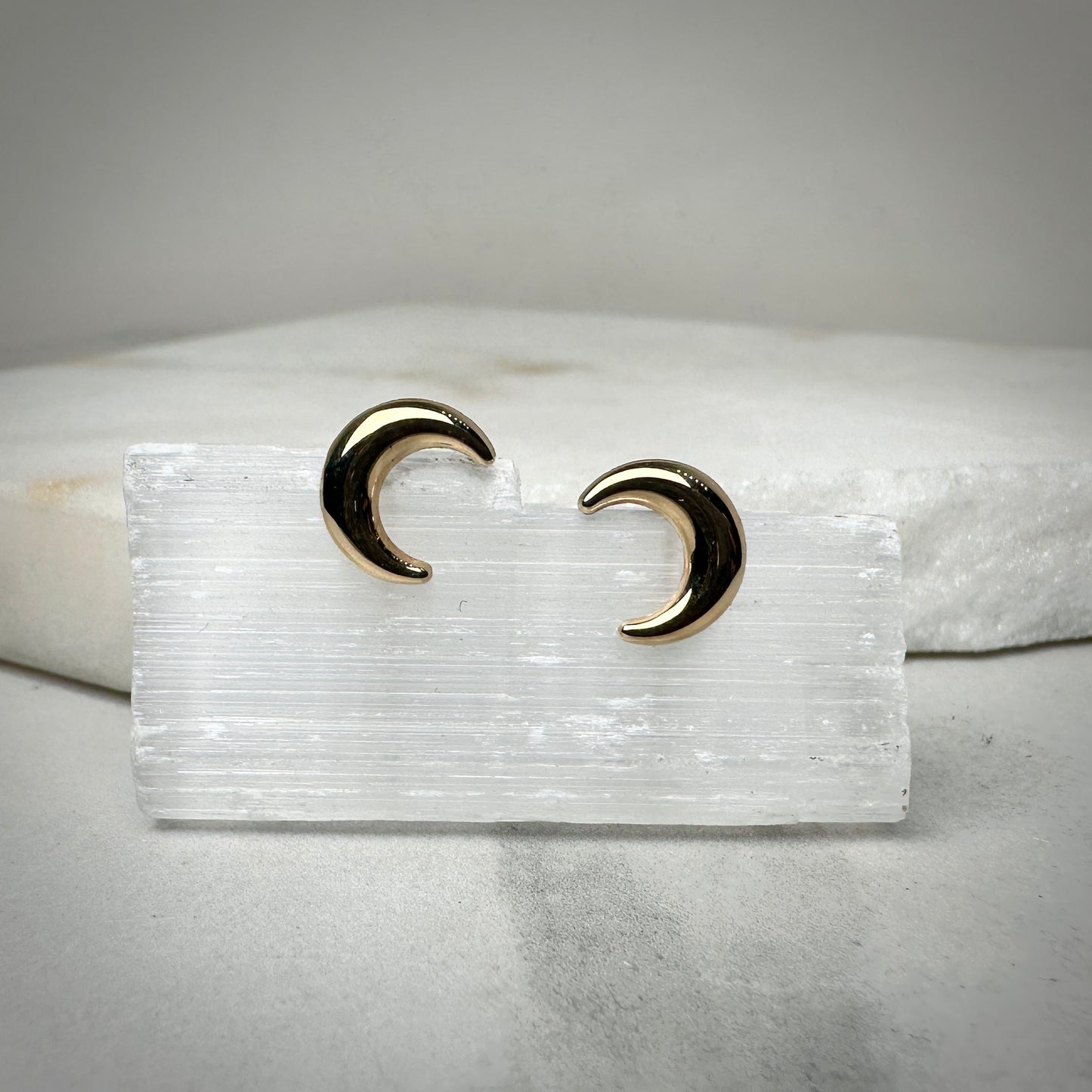 Crescent Moon Stud Earrings | 14k Yellow Gold