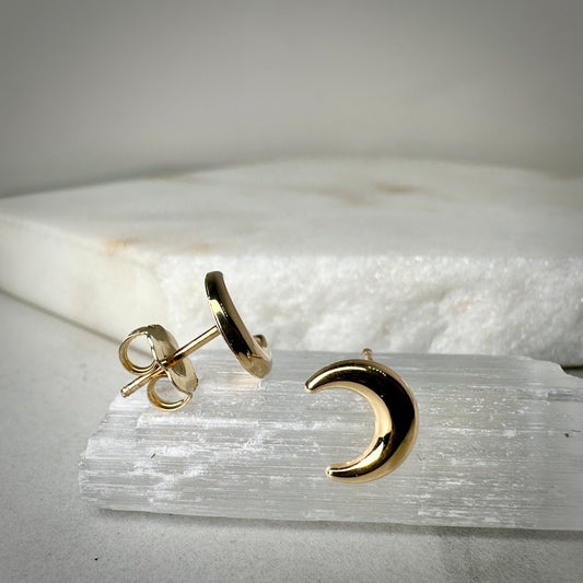 Crescent Moon Stud Earrings | 14k Yellow Gold