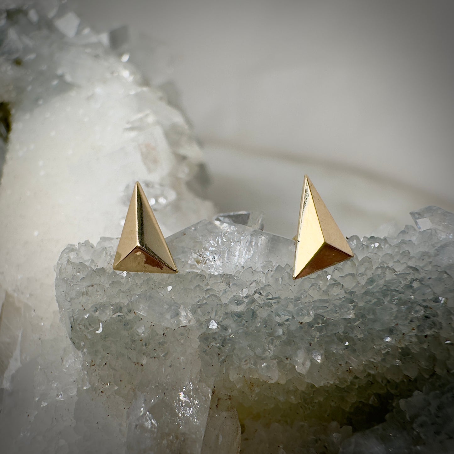 Geometric Triangle Stud Earring | 14k Yellow Gold