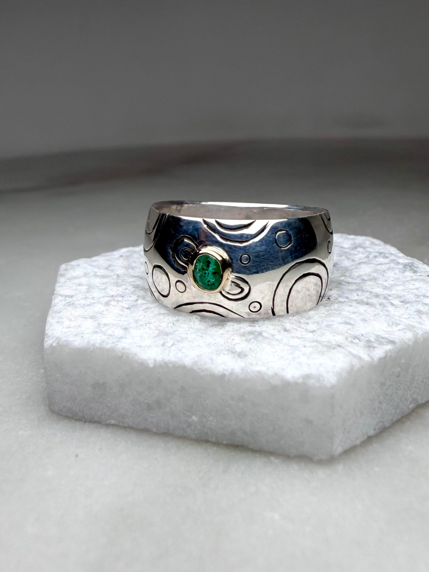 Columbian Emerald Bubble Ring | 14k Yellow Gold & Silver