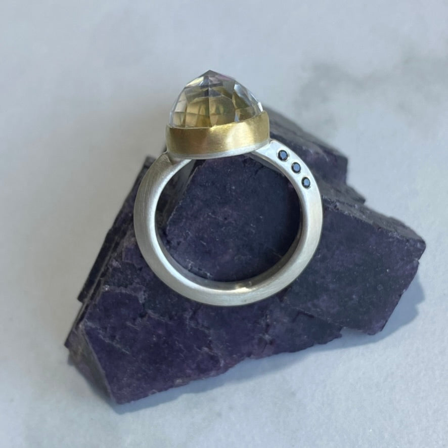 Quartz & Black Spinel Élan Ring