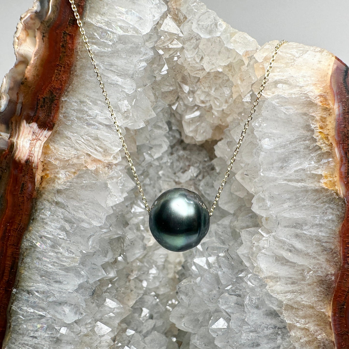 Peacock Grey Tahitian Pearl Floating Necklace | 14k Yellow Gold