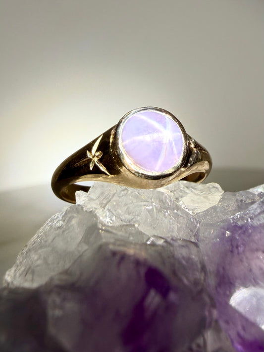 Star Sapphire Signet Ring | 14k Yellow Gold