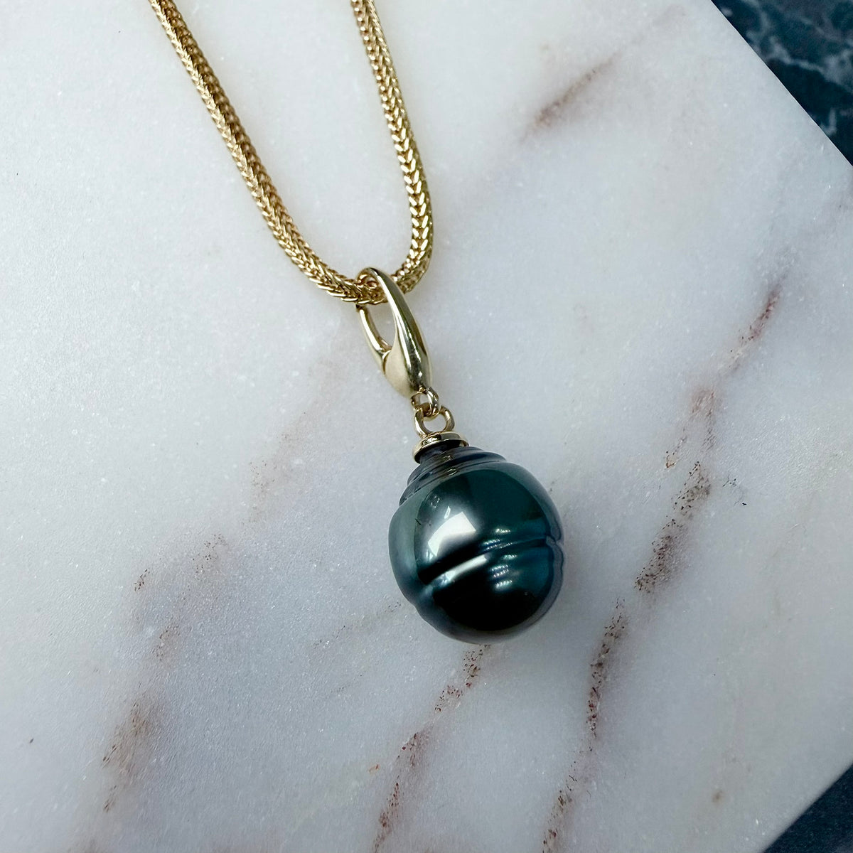 Tahitian Pearl Pendant | 14k Yellow Gold