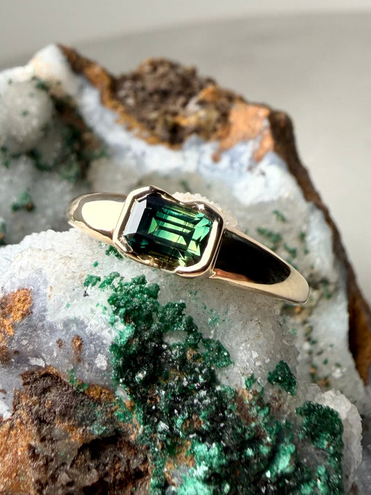 Evergreen Sapphire Half Bezel Ring | 14k Yellow Gold
