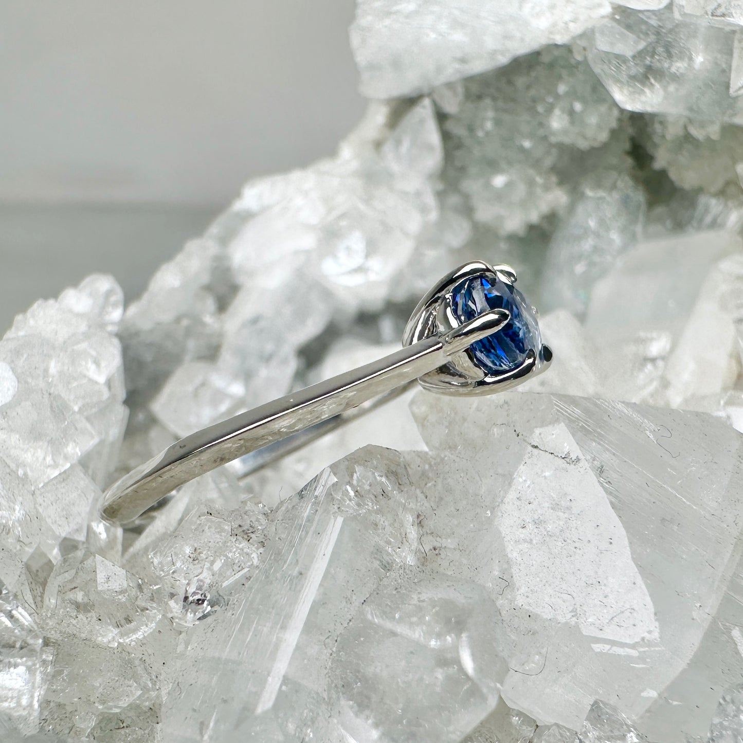 Bicolor Blue Sapphire Solitaire Ring | 14k White Gold