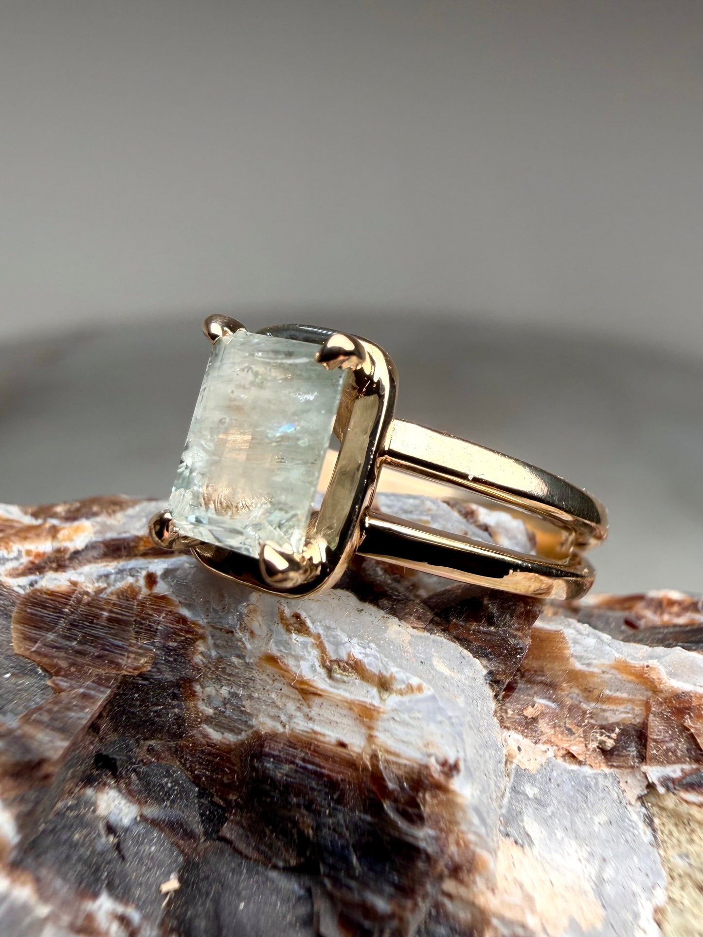 Icy Blue Montana Sapphire Ring | 14k Yellow Gold