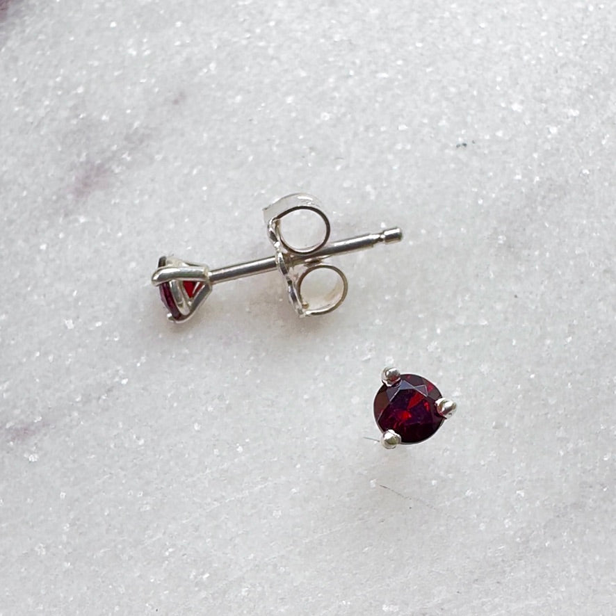 Gemstone Stud Earring: 3 Prong ‘Cocktail’ Style Setting