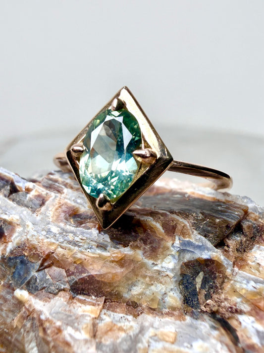 Geometric Montana Sapphire Ring | 14k Yellow Gold