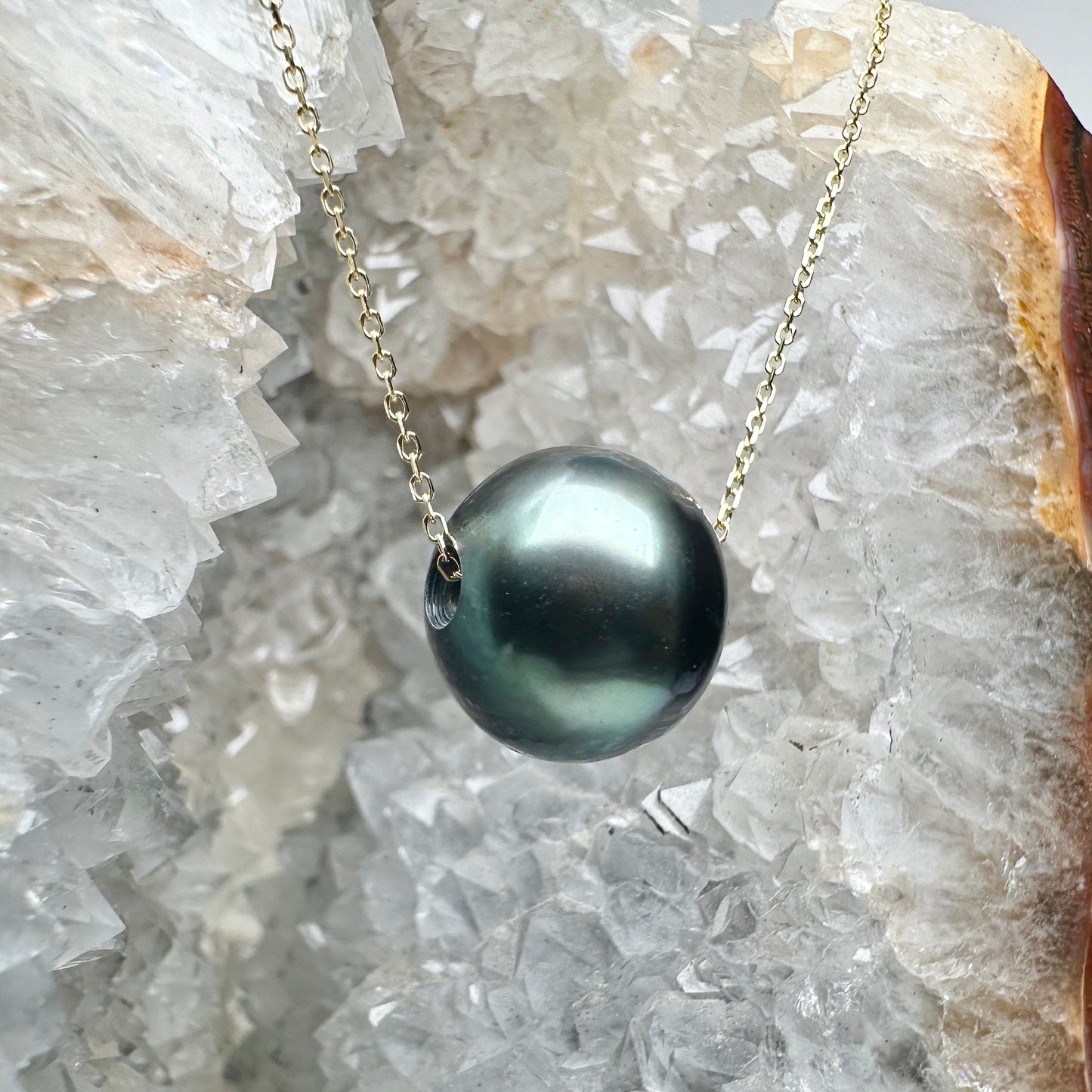 Peacock Grey Tahitian Pearl Floating Necklace | 14k Yellow Gold