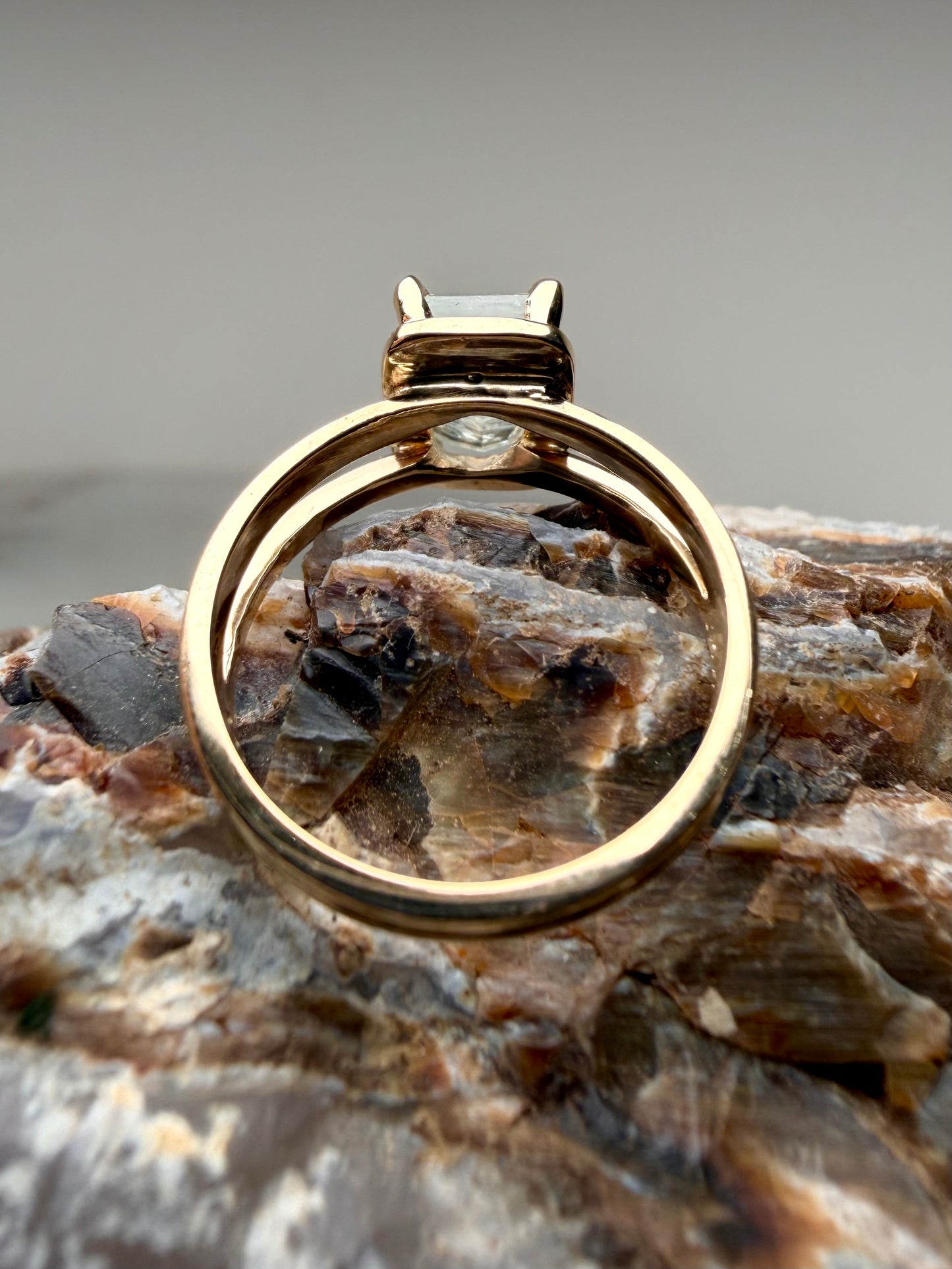 Icy Blue Montana Sapphire Ring | 14k Yellow Gold