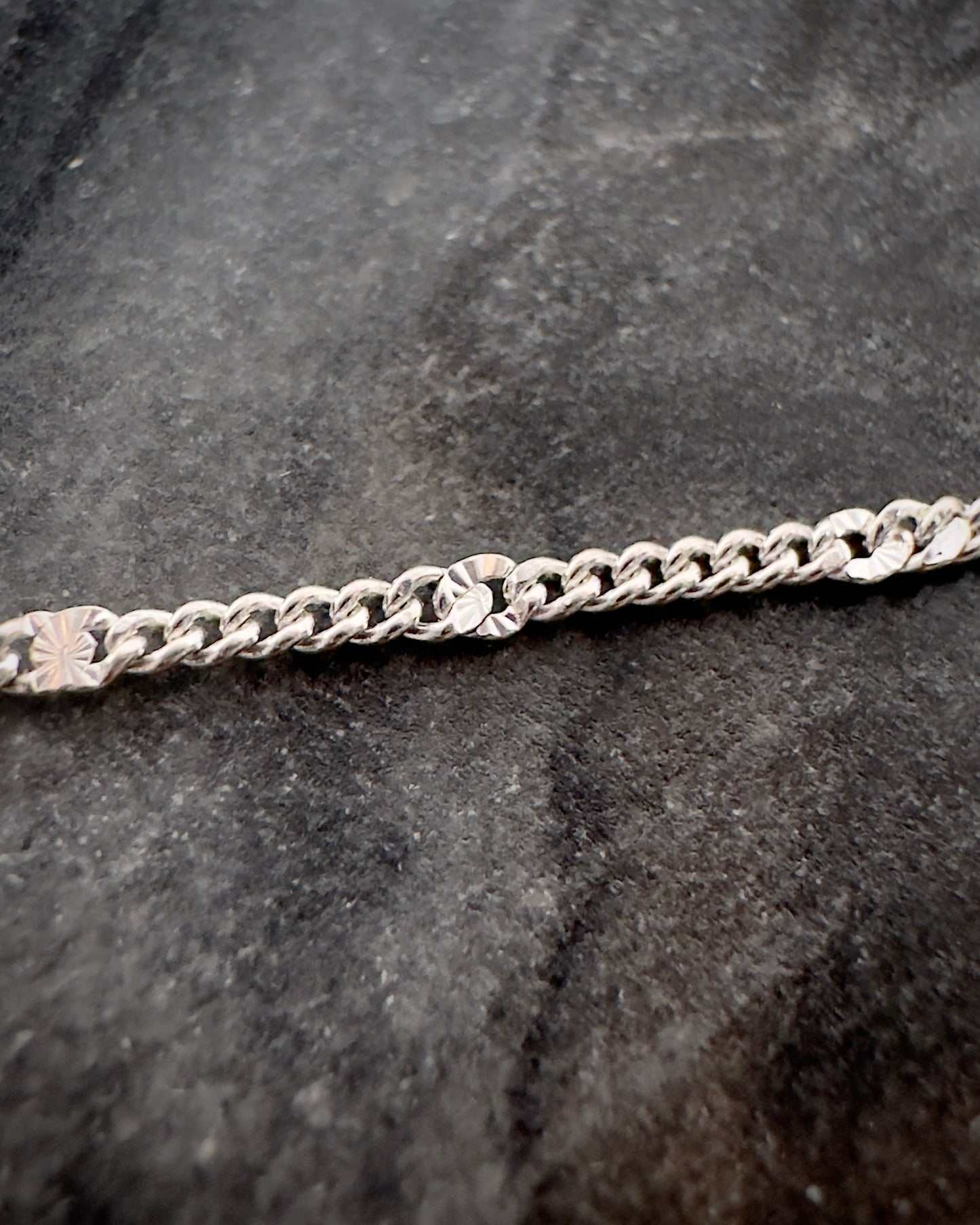 Thin Starburst Curb Chain in Sterling Silver | 1.5mm Wide