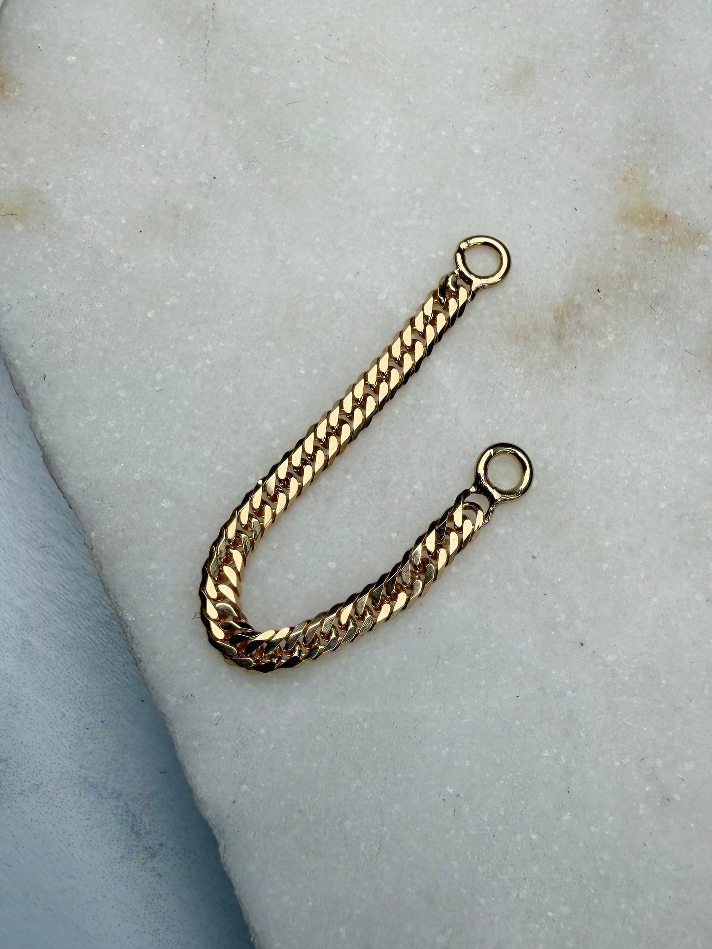 Curb Link Ear Chain | 18k Yellow Gold | LUX FORGE Legacy Collection